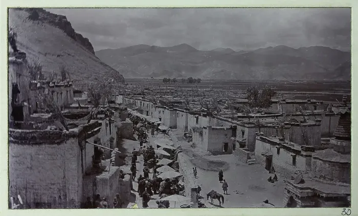 Framed Print : View of the bazaar at Gyantse, from a fascinating album which reveals new details on a little-known campaign in which a British military force brushed aside Tibetan defences to capture Lhasa, in 1904 Framed Print : View of the bazaar at Gyantse, from a fascinating album which reveals new details on a little-known campaign in which a British military force brushed aside Tibetan defences to capture Lhasa, in 1904