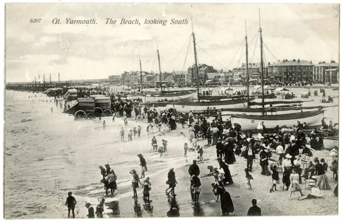 Framed Print : View of the beach at Great Yarmouth, Norfolk Framed Print : View of the beach at Great Yarmouth, Norfolk