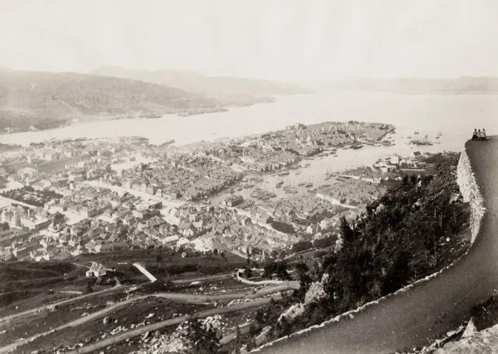 Framed Print : View of Bergen and its harbour, Norway Framed Print : View of Bergen and its harbour, Norway