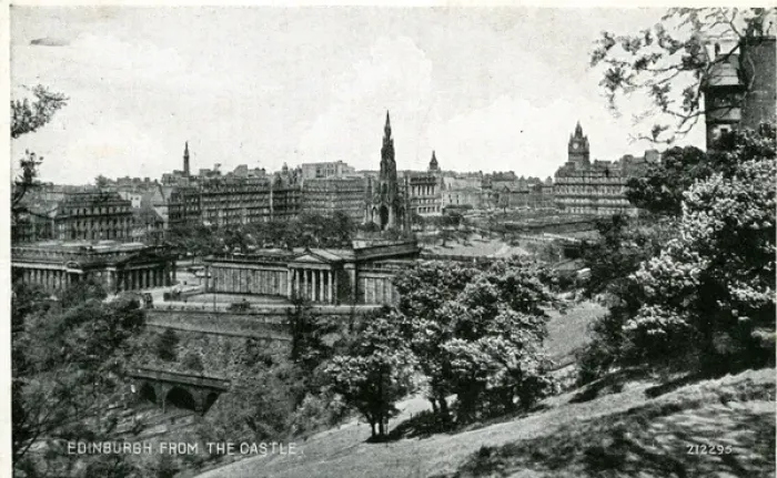 Framed Print : View from the Castle, Edinburgh, Midlothian Framed Print : View from the Castle, Edinburgh, Midlothian