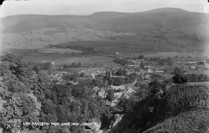 Framed Print : View of Castleton from Cave Dale Framed Print : View of Castleton from Cave Dale