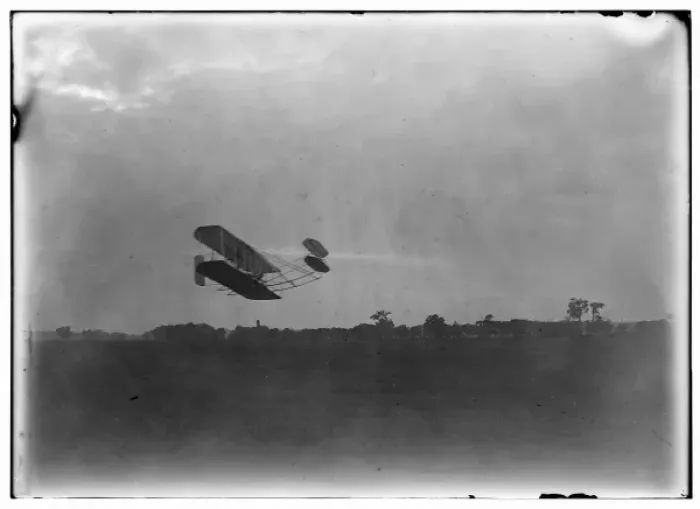 Framed Print : Side view of flight 45, Orville flying to the right close to Framed Print : Side view of flight 45, Orville flying to the right close to