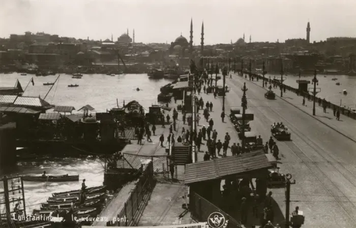 Framed Print : View across the Galata Bridge in Constantinople (Istanbul) Framed Print : View across the Galata Bridge in Constantinople (Istanbul)