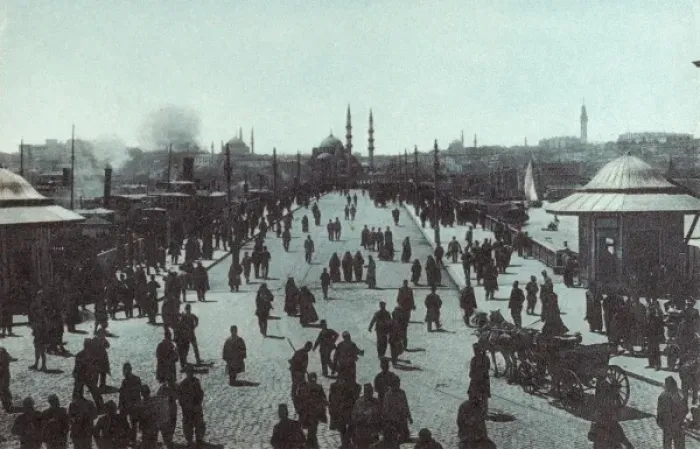 Framed Print : View across the Glata Bridge, Istanbul Framed Print : View across the Glata Bridge, Istanbul