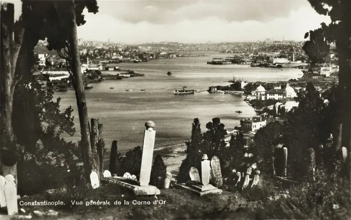 Framed Print : A view down the Golden Horn, toward the city Framed Print : A view down the Golden Horn, toward the city