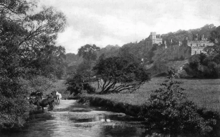 Framed Print : View of Haddon Hall and River Wye, Derbyshire Framed Print : View of Haddon Hall and River Wye, Derbyshire