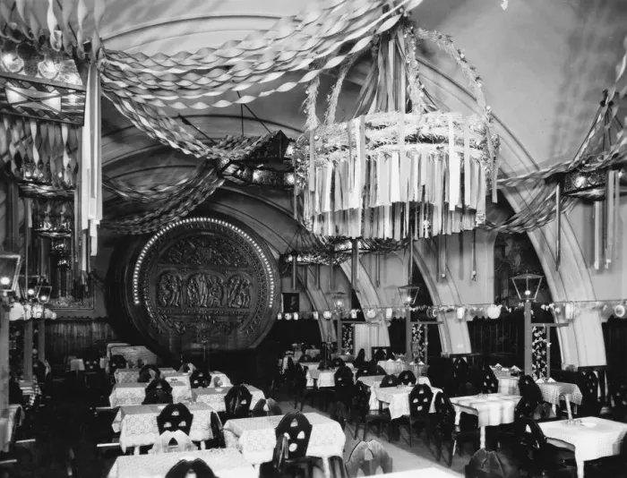Framed Print : A view of the interior of the Rathaus, beer keller, Vienna Framed Print : A view of the interior of the Rathaus, beer keller, Vienna