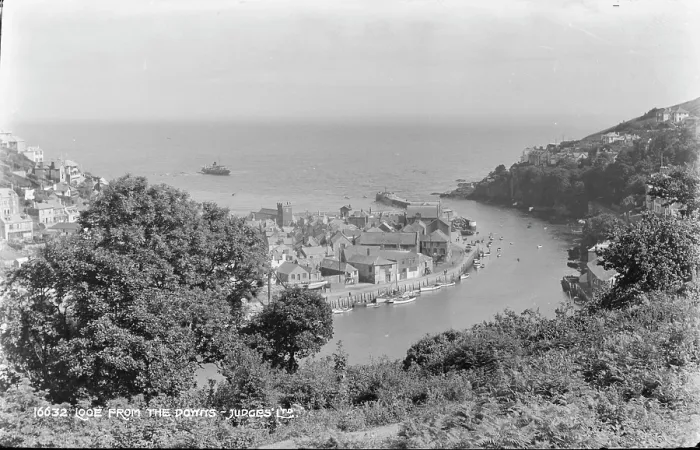 Framed Print : View of Looe from the Points Framed Print : View of Looe from the Points