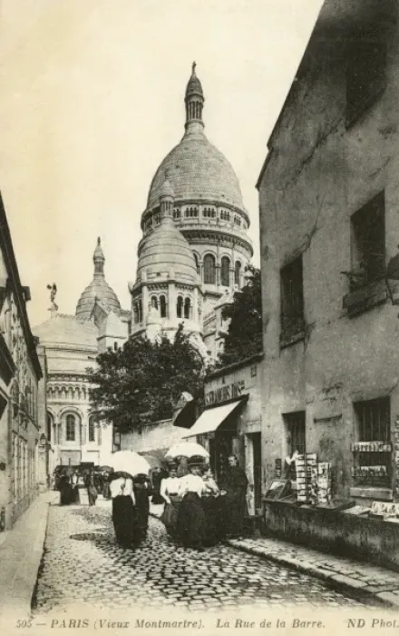 Framed Print : The view of Montmartre in Paris Framed Print : The view of Montmartre in Paris