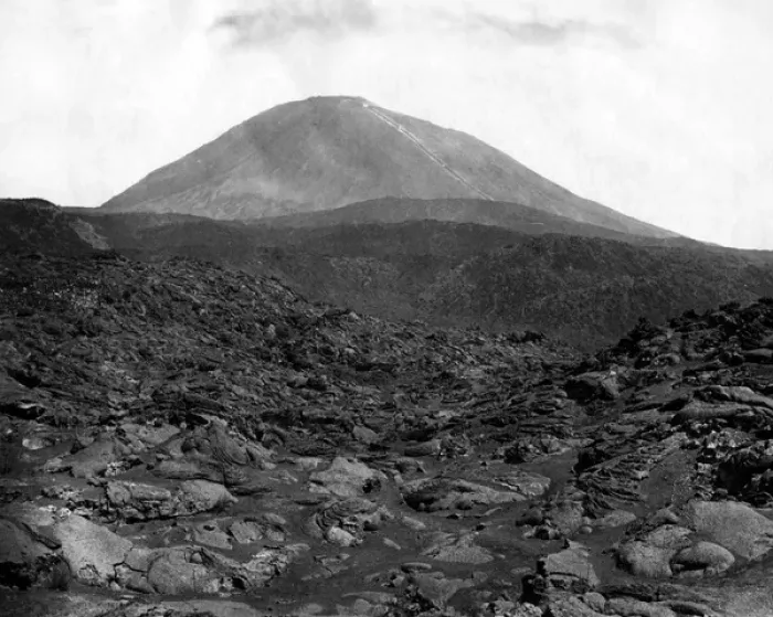 Framed Print : View of Mount Vesuvius, Italy Framed Print : View of Mount Vesuvius, Italy