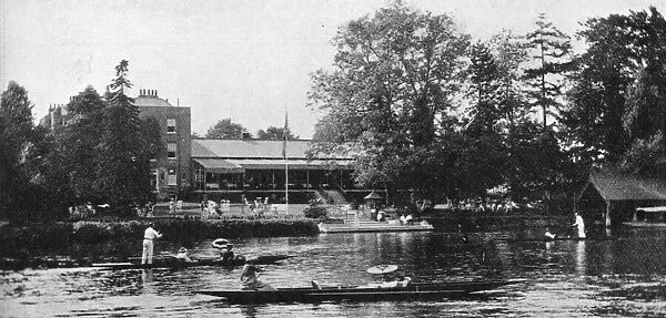 A view of Murrays River Club at Maidenhead, 1920