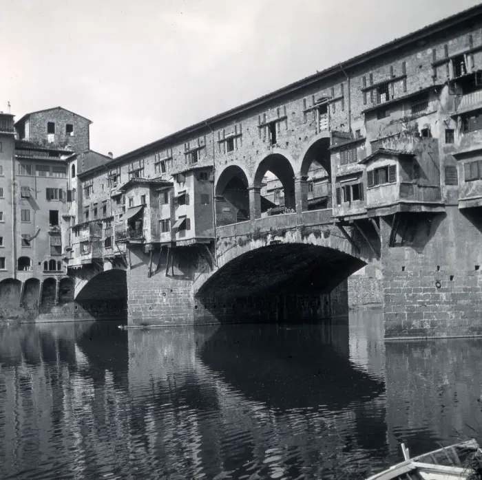 Framed Print : View of the Ponte Vecchio, Florence, Italy Framed Print : View of the Ponte Vecchio, Florence, Italy