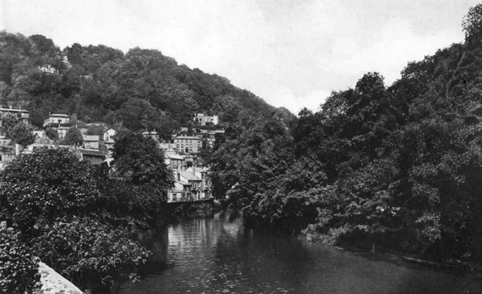 Framed Print : View of River Derwent at Matlock Bath, Derbyshire Framed Print : View of River Derwent at Matlock Bath, Derbyshire