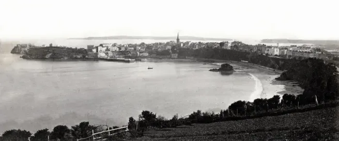 Framed Print : View of Tenby, South Wales Framed Print : View of Tenby, South Wales