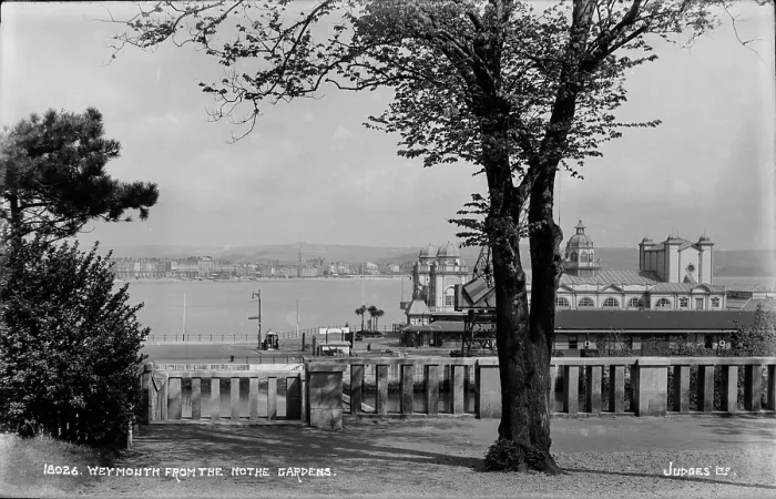Framed Print : View of Weymouth from the Nothe Gardens Framed Print : View of Weymouth from the Nothe Gardens