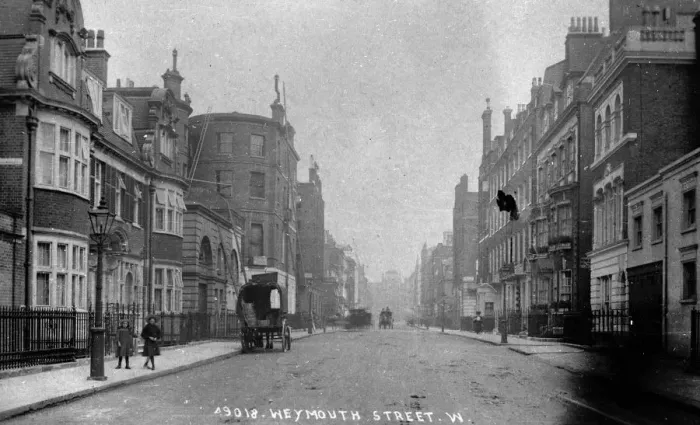 Framed Print : View of Weymouth Street, London W1 Framed Print : View of Weymouth Street, London W1