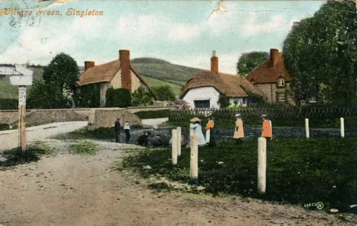 Framed Print : Village Green, Singleton, Sussex Framed Print : Village Green, Singleton, Sussex