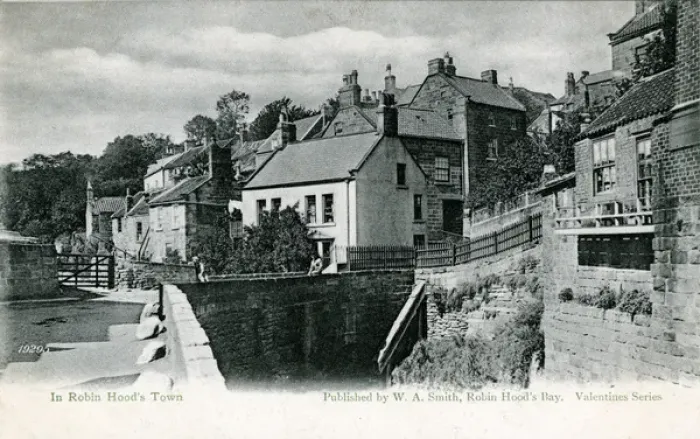 Framed Print : The Village, Robin Hoods Bay, Yorkshire Framed Print : The Village, Robin Hoods Bay, Yorkshire