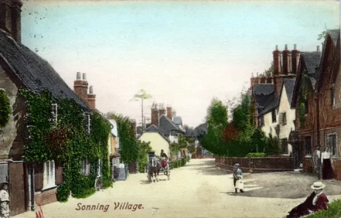 Framed Print : The Village, Sonning, Berkshire Framed Print : The Village, Sonning, Berkshire