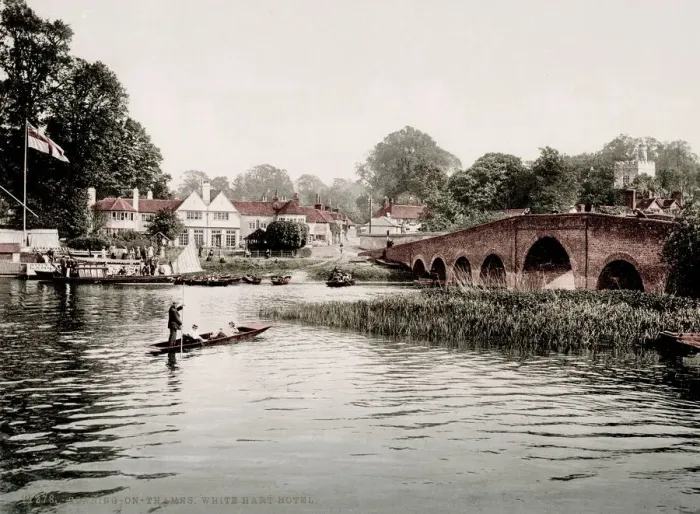 Framed Print : Vintage 19th century / 1900 photograph: Sonning, Berkshire Framed Print : Vintage 19th century / 1900 photograph: Sonning, Berkshire