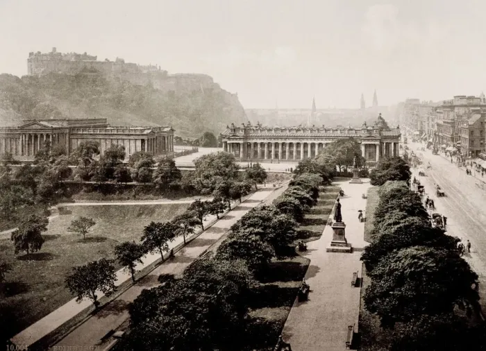Framed Print : Vintage 19th century / 1900 photograph: view of Edinburgh, Scotland Framed Print : Vintage 19th century / 1900 photograph: view of Edinburgh, Scotland