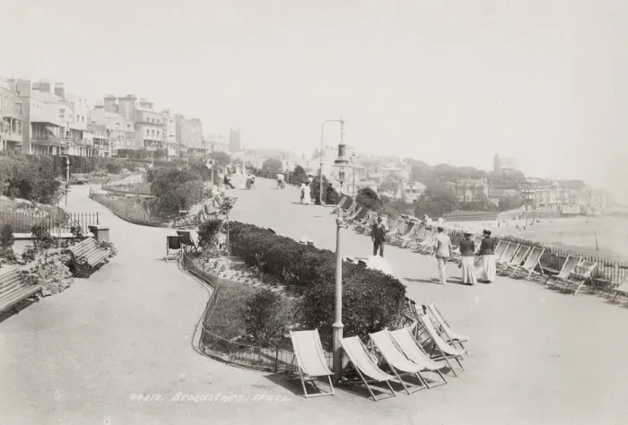 Framed Print : Vintage 19th century photograph: beach and waterfront at Broadstairs, Kent Framed Print : Vintage 19th century photograph: beach and waterfront at Broadstairs, Kent