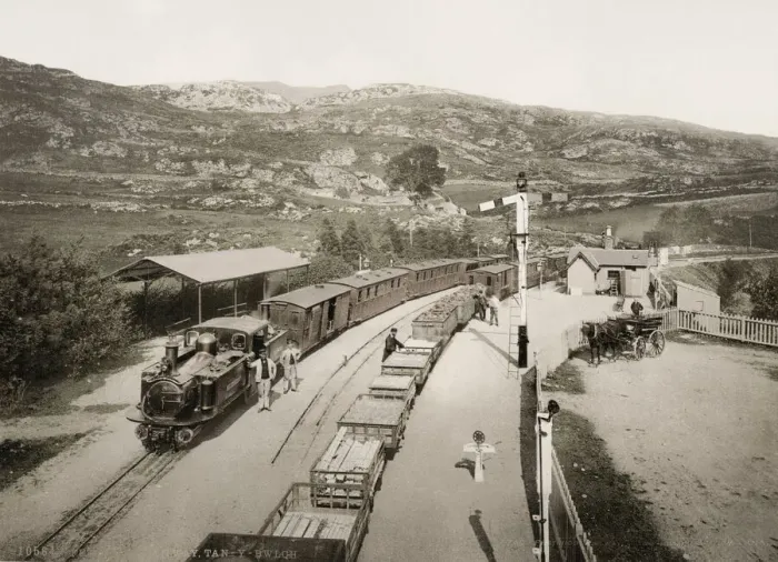 Framed Print : Vintage 19th century photograph: Ffestiniog Railway Framed Print : Vintage 19th century photograph: Ffestiniog Railway