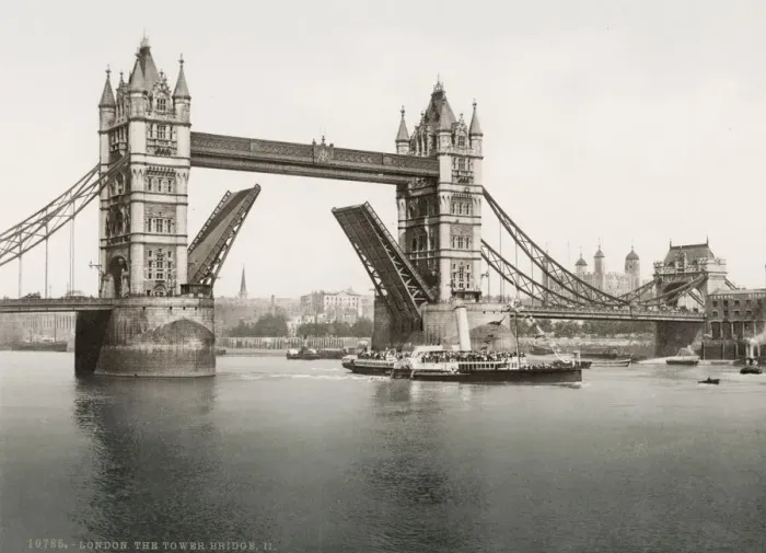 Framed Print : Vintage 19th century photograph: Tower Bridge and the River Thames, London Framed Print : Vintage 19th century photograph: Tower Bridge and the River Thames, London