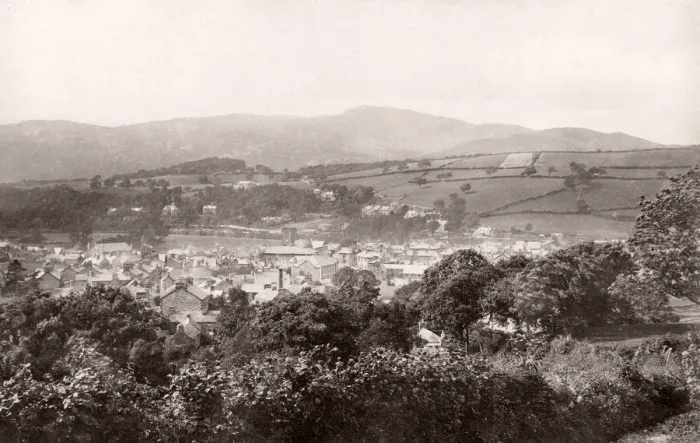 Framed Print : Vintage 19th century photograph - United Kingdom - Dolgelly, Wales Framed Print : Vintage 19th century photograph - United Kingdom - Dolgelly, Wales