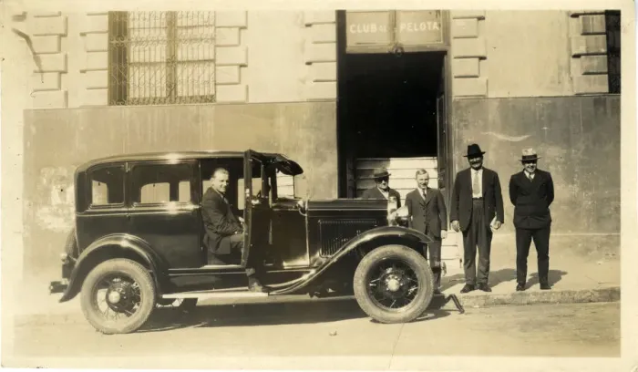 Framed Print : Vintage Car (awaiting identification) Framed Print : Vintage Car (awaiting identification)