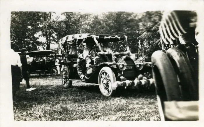 Framed Print : Vintage Car (awaiting identification), USA Framed Print : Vintage Car (awaiting identification), USA