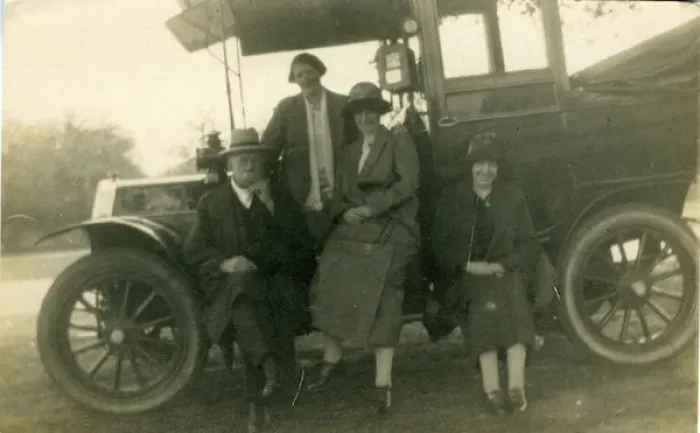 Framed Print : Vintage Car (possibly a Model T Ford Landaulet) Framed Print : Vintage Car (possibly a Model T Ford Landaulet)