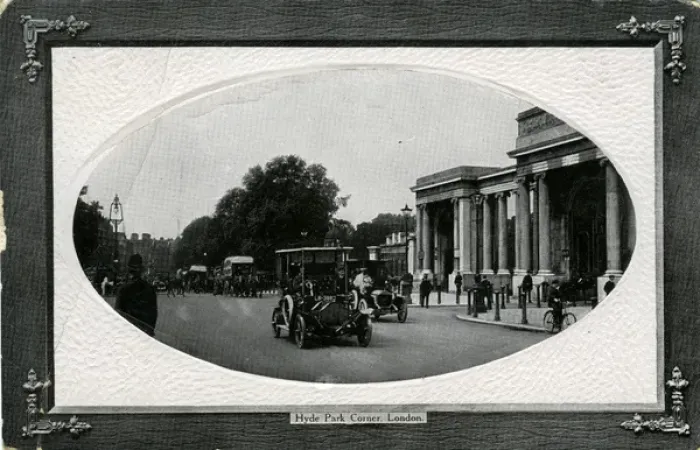 Framed Print : Vintage Cars, Hyde Park Corner, Belgravia, England Framed Print : Vintage Cars, Hyde Park Corner, Belgravia, England
