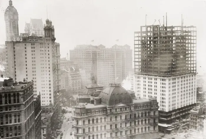 Framed Print : Vintage early 20th century press photograph: Woolworth Building under construction Framed Print : Vintage early 20th century press photograph: Woolworth Building under construction
