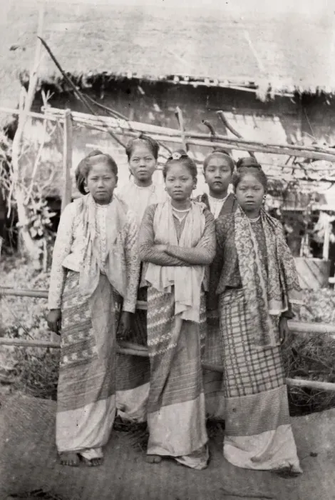 Framed Print : Vintage late 19th century photograph: Group of young Burmese women, Burma, Myanmar Framed Print : Vintage late 19th century photograph: Group of young Burmese women, Burma, Myanmar