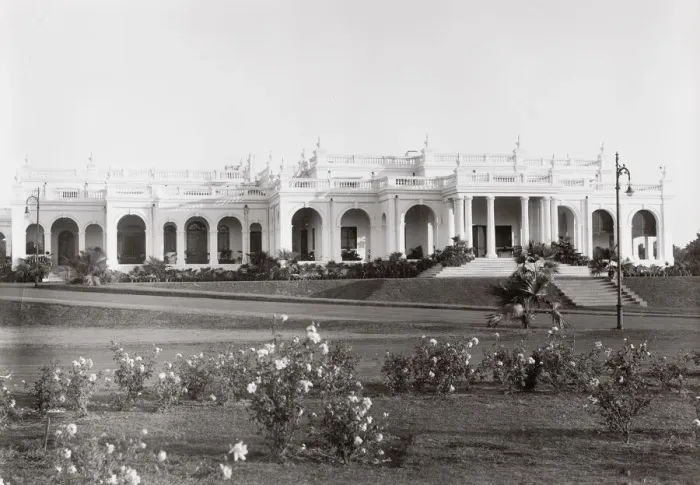 Framed Print : Vintage photograph of buildings, New Delhi, India Framed Print : Vintage photograph of buildings, New Delhi, India