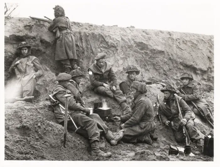 Framed Print : Vintage photograph WW II - British army soldiers cook meal Framed Print : Vintage photograph WW II - British army soldiers cook meal