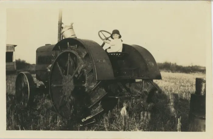 Framed Print : Vintage Tractor Framed Print : Vintage Tractor