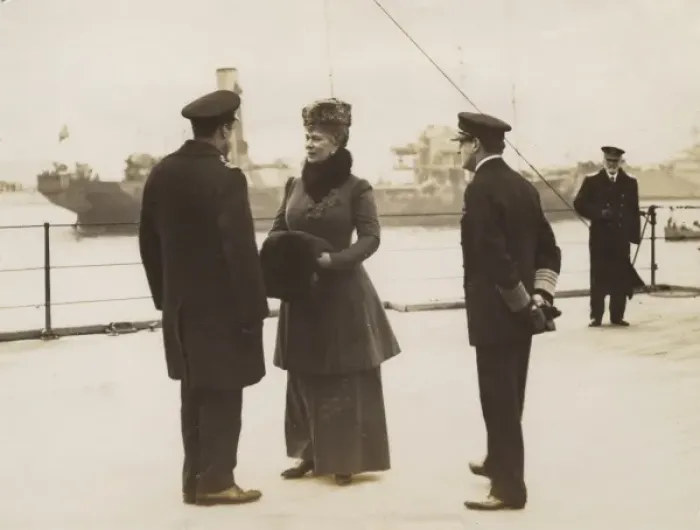 Framed Print : Viscount Curzon, Queen Mary and Admiral David Beatty Framed Print : Viscount Curzon, Queen Mary and Admiral David Beatty