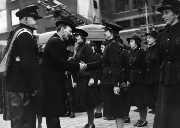 Framed Print : Visit to LFB by Mr Attlee, Lord Privy Seal, WW2 Framed Print : Visit to LFB by Mr Attlee, Lord Privy Seal, WW2