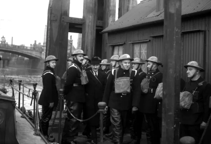 Framed Print : Visit to LFB by Mr Attlee, Lord Privy Seal, WW2 Framed Print : Visit to LFB by Mr Attlee, Lord Privy Seal, WW2