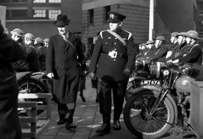 Framed Print : Visit to LFB by Mr Attlee, Lord Privy Seal, WW2 Framed Print : Visit to LFB by Mr Attlee, Lord Privy Seal, WW2