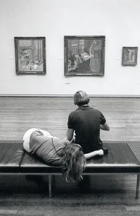 Framed Print : Visitors resting in The Tate Gallery, London Framed Print : Visitors resting in The Tate Gallery, London