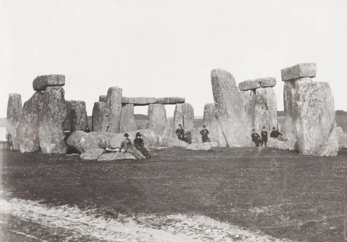 Framed Print : Visitors at Stonehenge, England Framed Print : Visitors at Stonehenge, England