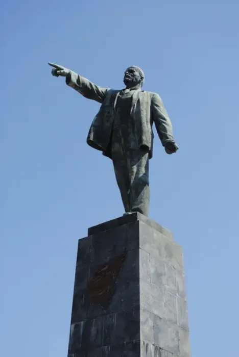 Framed Print : Vladimir Ilyich Lenin (1870-1924) Framed Print : Vladimir Ilyich Lenin (1870-1924)