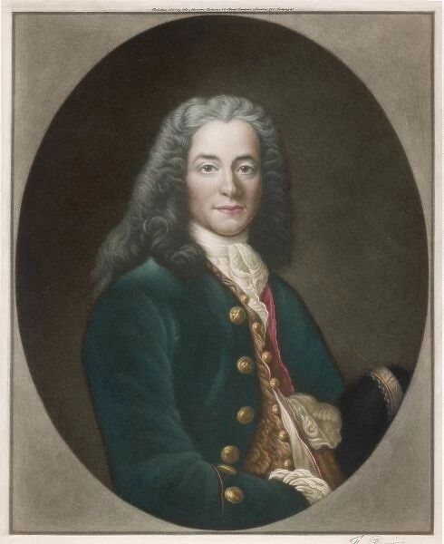 Voltaire  /  Largilliere