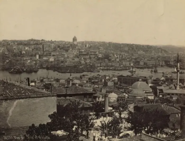 Framed Print : Vue de Pera et Galata Framed Print : Vue de Pera et Galata