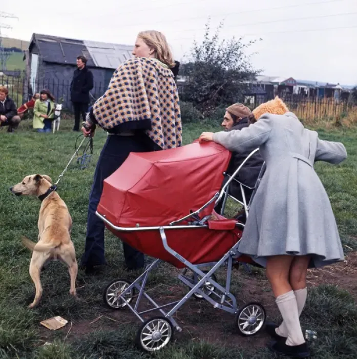 Framed Print : Waiting For The Off. Carlin Howe, N Yorks 1970s Framed Print : Waiting For The Off. Carlin Howe, N Yorks 1970s