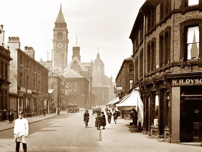 Framed Print : Wakefield - Wood Street Framed Print : Wakefield - Wood Street
