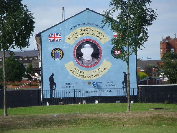 Wall mural of the Military Commander and West Belfast Brigad